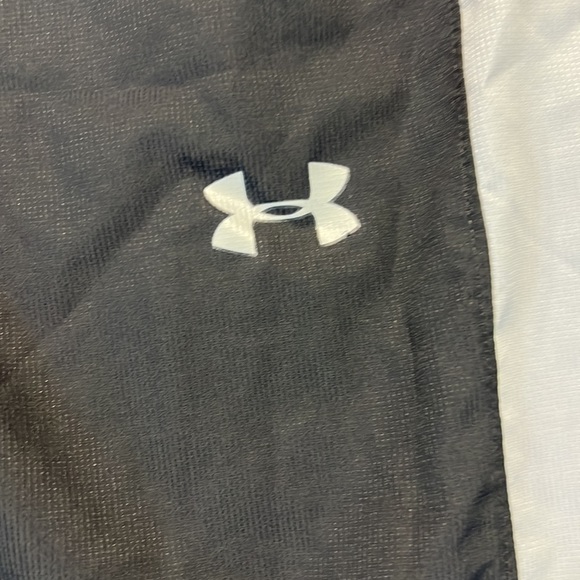 Under Armour Boys wind pants size YXL - Picture 2 of 5